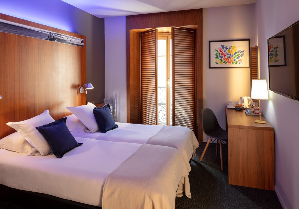 Photo - Chambre supérieure - Vue Ville superieure twin112mp web pzg4z23fwm5rcbh33zopsl5d6814md86yi86pdiq1k supérieure twin112mp-web